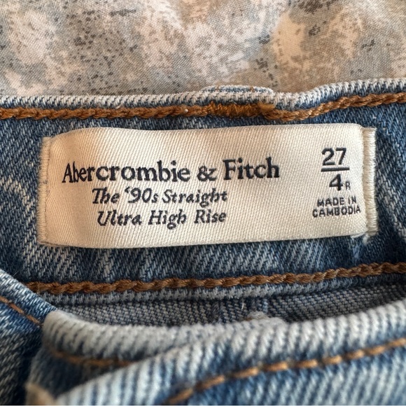 Abercrombie & Fitch the 90s Straight Ultra High Rise Jeans Size 27 Light Wash - Picture 11 of 16